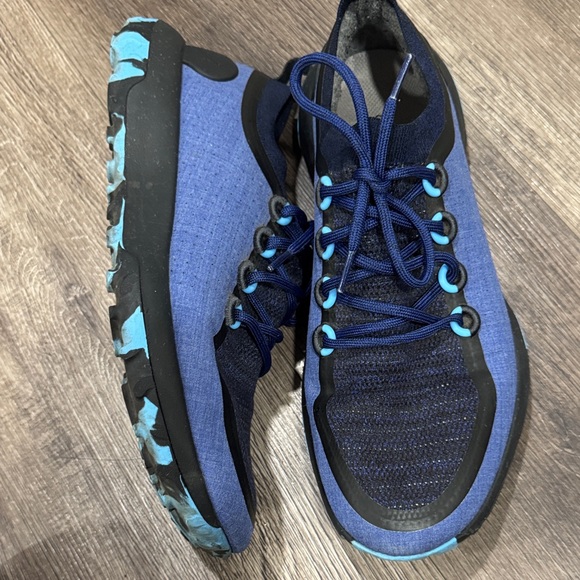 Allbirds Men's Navy and Black Athletic Shoes - Picture 3 of 7